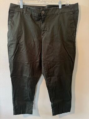 Kut from the Kloth Dark Olive Green Cropped Pants